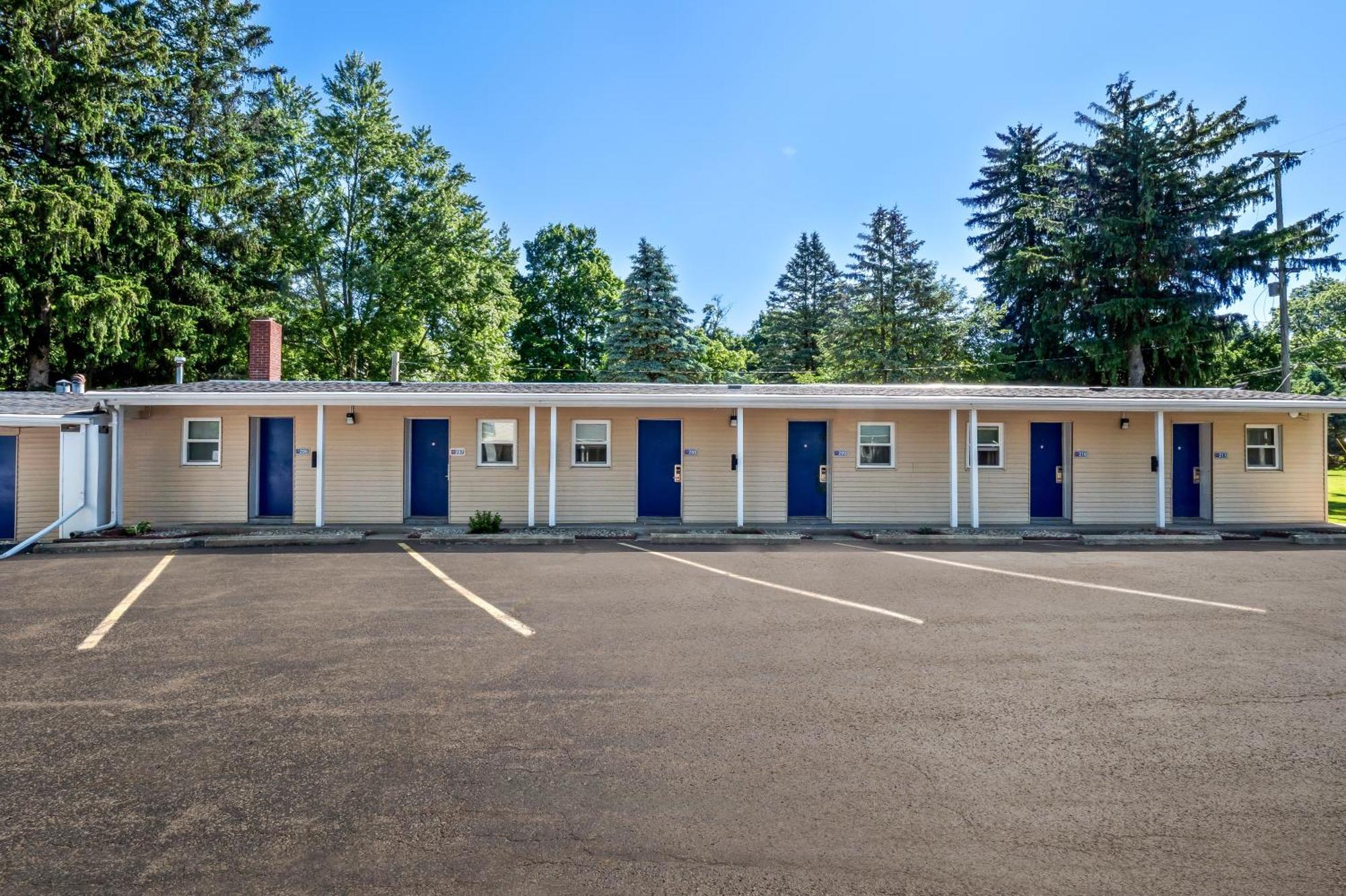 Americas Best Value Inn Jonesville/Hillsdale מראה חיצוני תמונה
